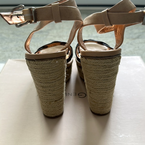 BCBGeneration Wedges size 6 - Picture 3 of 8